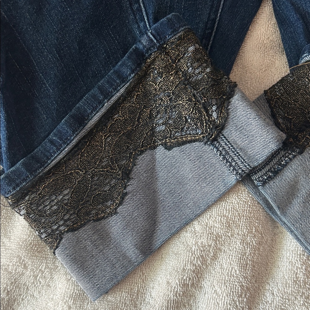 Chico’s Dark Indigo So Slimming Girlfriend Ankle Jeans with Lace Cuff. Sz 1 - Picture 3 of 13